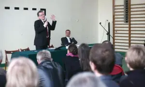 Wynagrodzenie prezesa spółdzielni: Jawne? Poznaj swoje prawa!