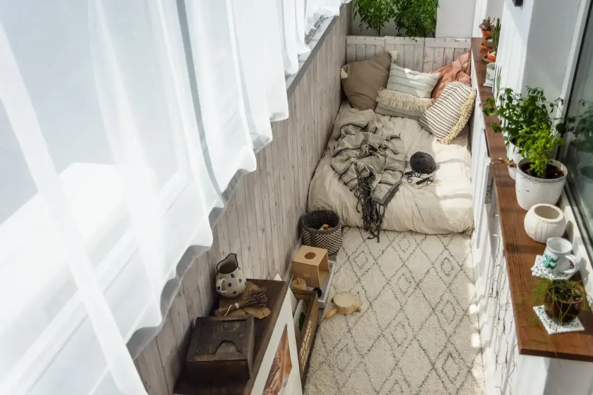 dodatki do wąskiego balkonu styl boho